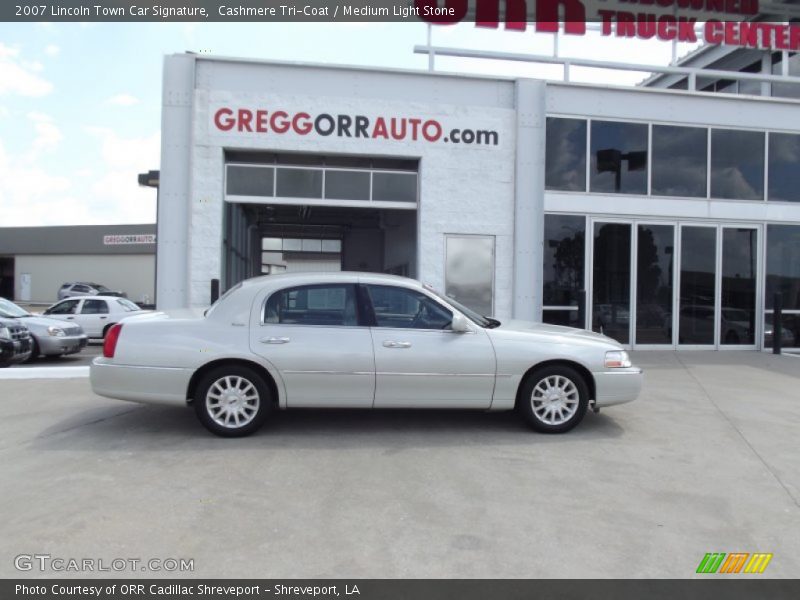 Cashmere Tri-Coat / Medium Light Stone 2007 Lincoln Town Car Signature
