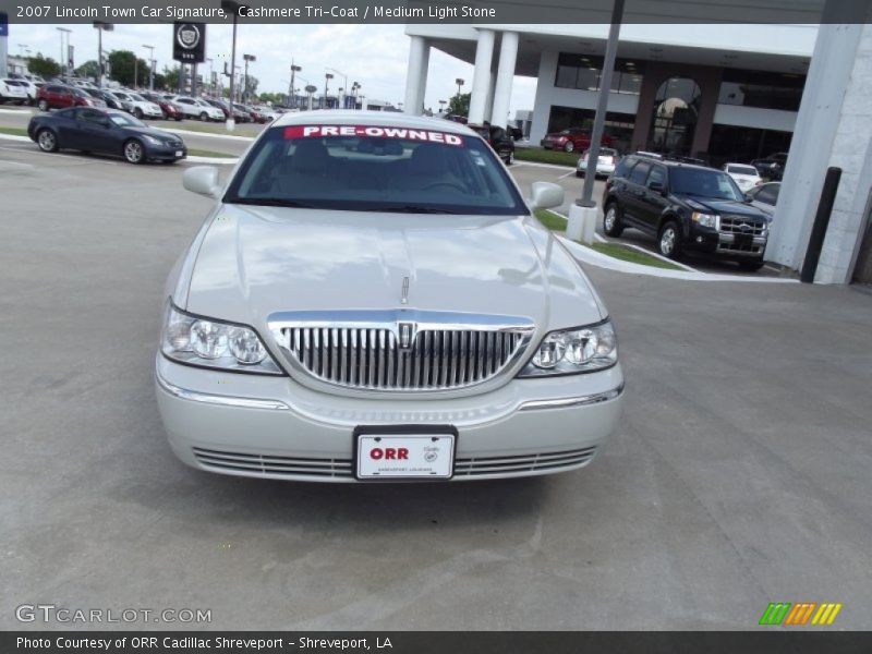 Cashmere Tri-Coat / Medium Light Stone 2007 Lincoln Town Car Signature