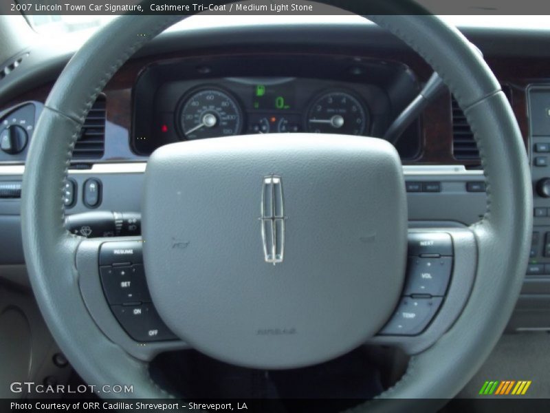 Cashmere Tri-Coat / Medium Light Stone 2007 Lincoln Town Car Signature