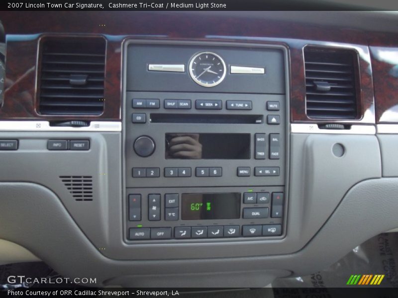 Cashmere Tri-Coat / Medium Light Stone 2007 Lincoln Town Car Signature