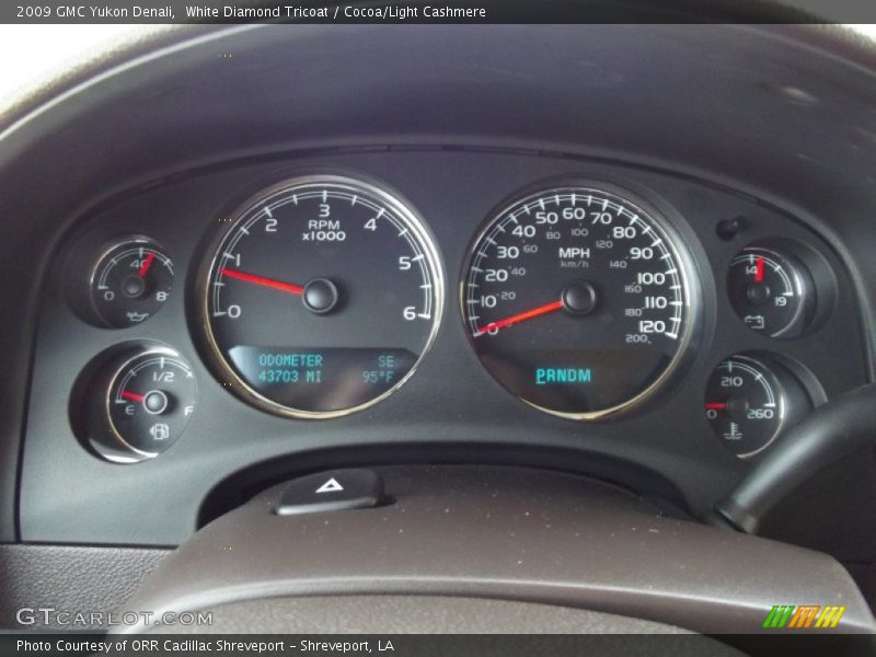 White Diamond Tricoat / Cocoa/Light Cashmere 2009 GMC Yukon Denali