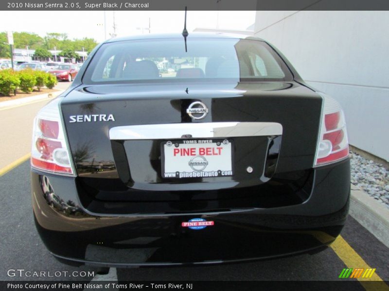Super Black / Charcoal 2010 Nissan Sentra 2.0 S