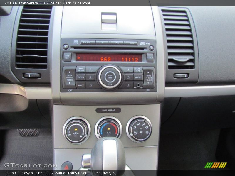 Super Black / Charcoal 2010 Nissan Sentra 2.0 S