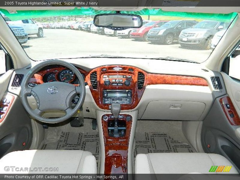 Super White / Ivory 2005 Toyota Highlander Limited