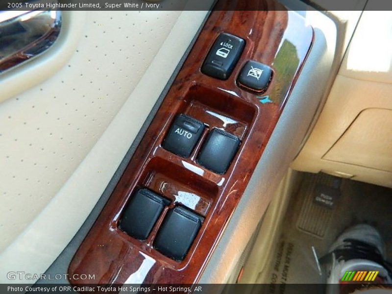 Super White / Ivory 2005 Toyota Highlander Limited