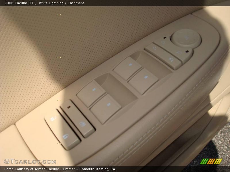 White Lightning / Cashmere 2006 Cadillac DTS