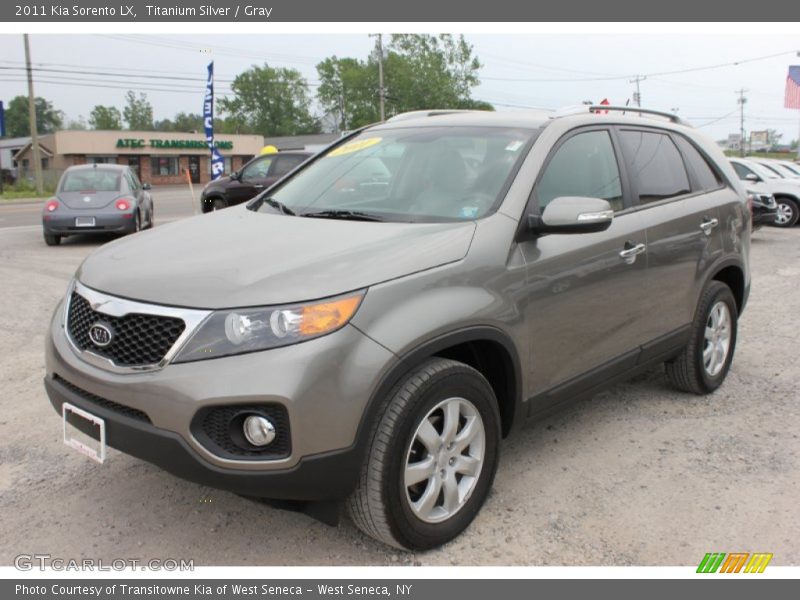 Titanium Silver / Gray 2011 Kia Sorento LX