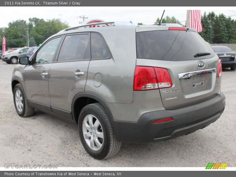 Titanium Silver / Gray 2011 Kia Sorento LX