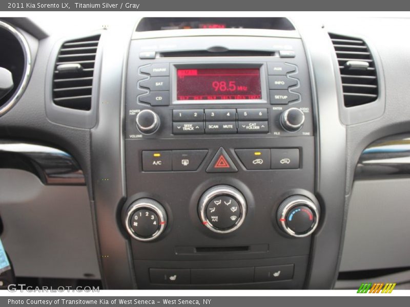 Titanium Silver / Gray 2011 Kia Sorento LX