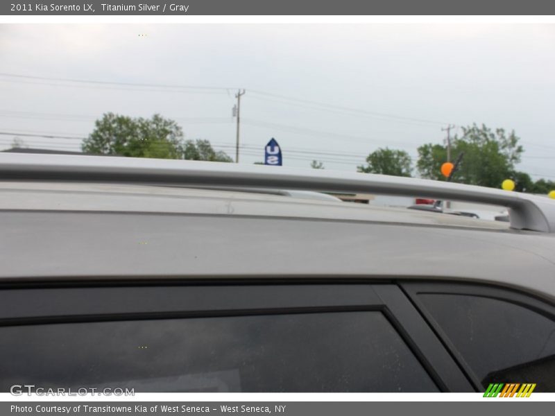 Titanium Silver / Gray 2011 Kia Sorento LX