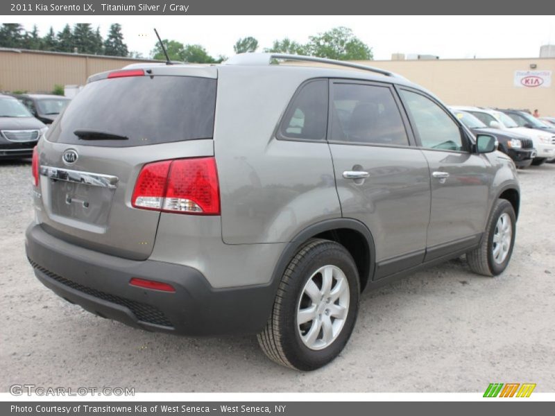 Titanium Silver / Gray 2011 Kia Sorento LX