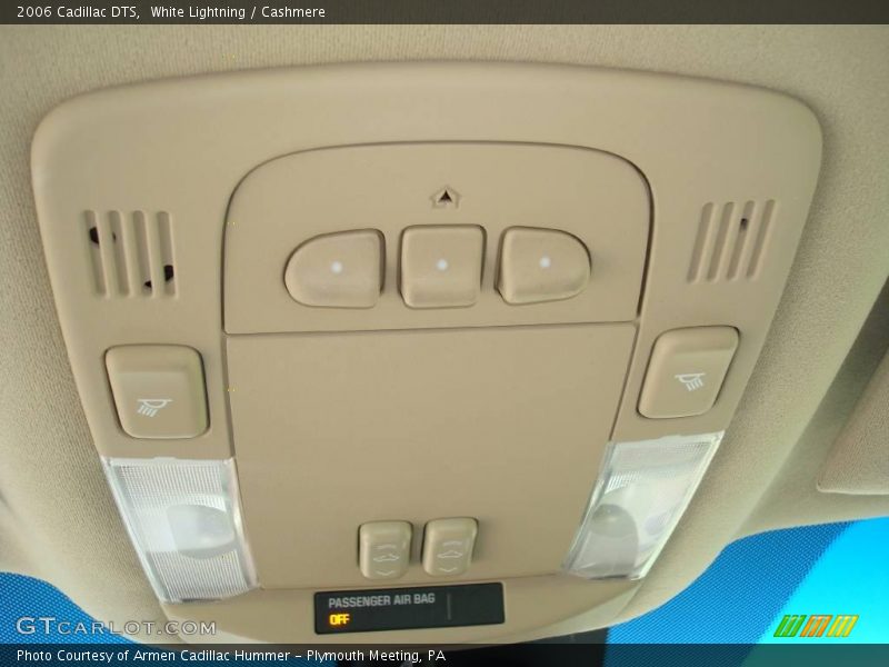 White Lightning / Cashmere 2006 Cadillac DTS