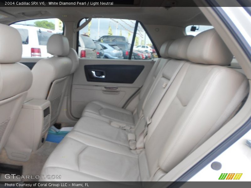 White Diamond Pearl / Light Neutral 2004 Cadillac SRX V6