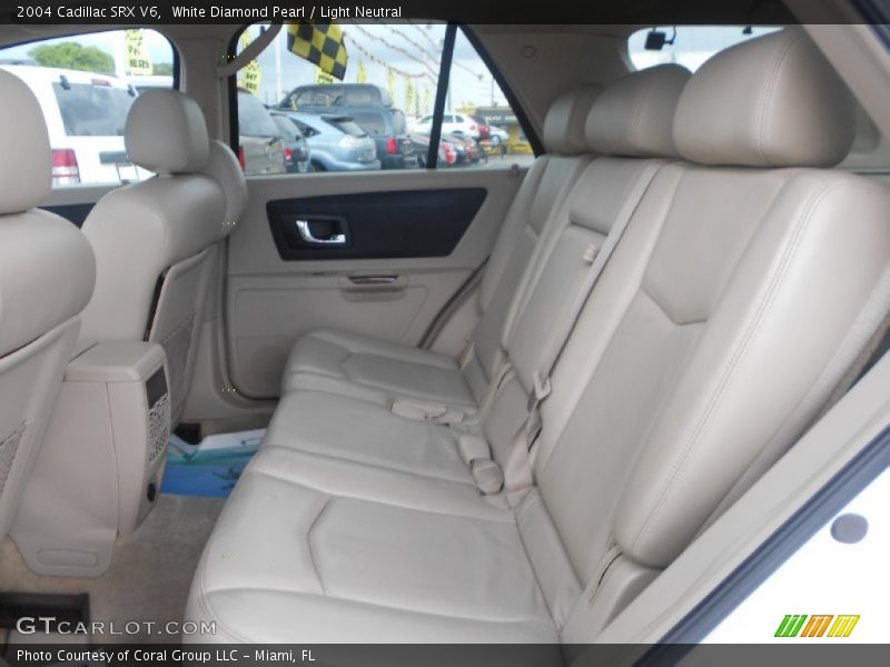White Diamond Pearl / Light Neutral 2004 Cadillac SRX V6