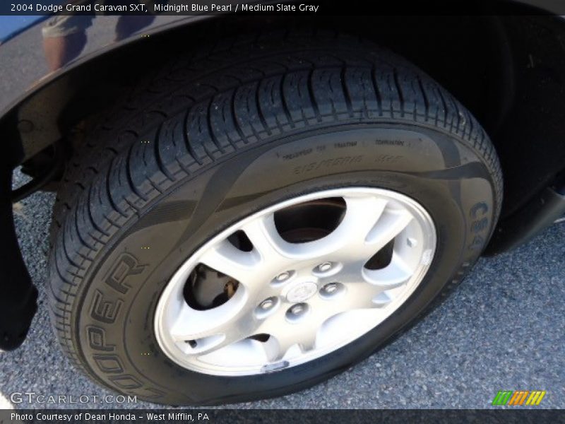 Midnight Blue Pearl / Medium Slate Gray 2004 Dodge Grand Caravan SXT