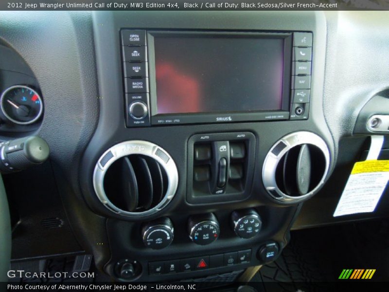 Controls of 2012 Wrangler Unlimited Call of Duty: MW3 Edition 4x4
