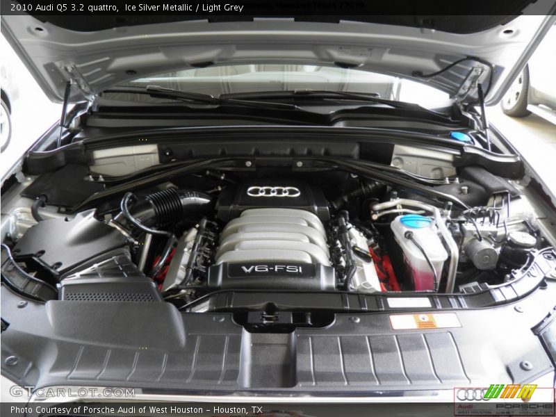 Ice Silver Metallic / Light Grey 2010 Audi Q5 3.2 quattro