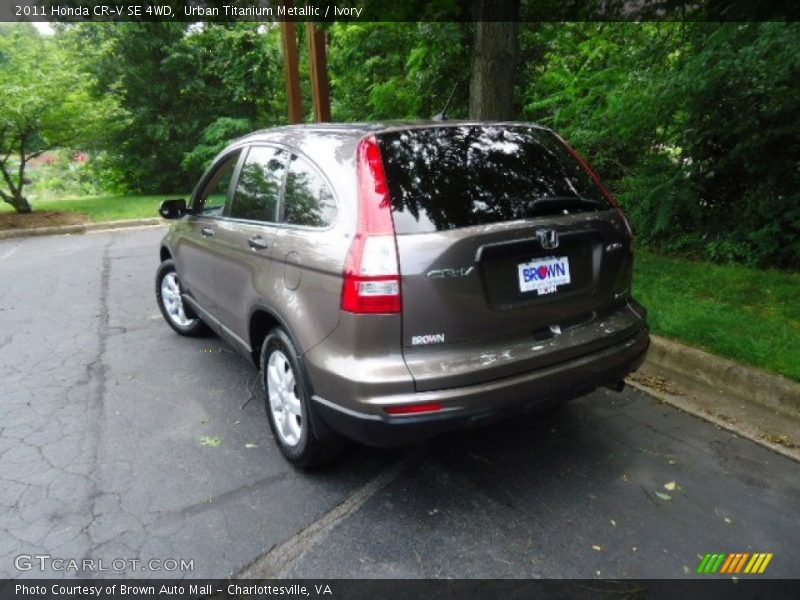 Urban Titanium Metallic / Ivory 2011 Honda CR-V SE 4WD