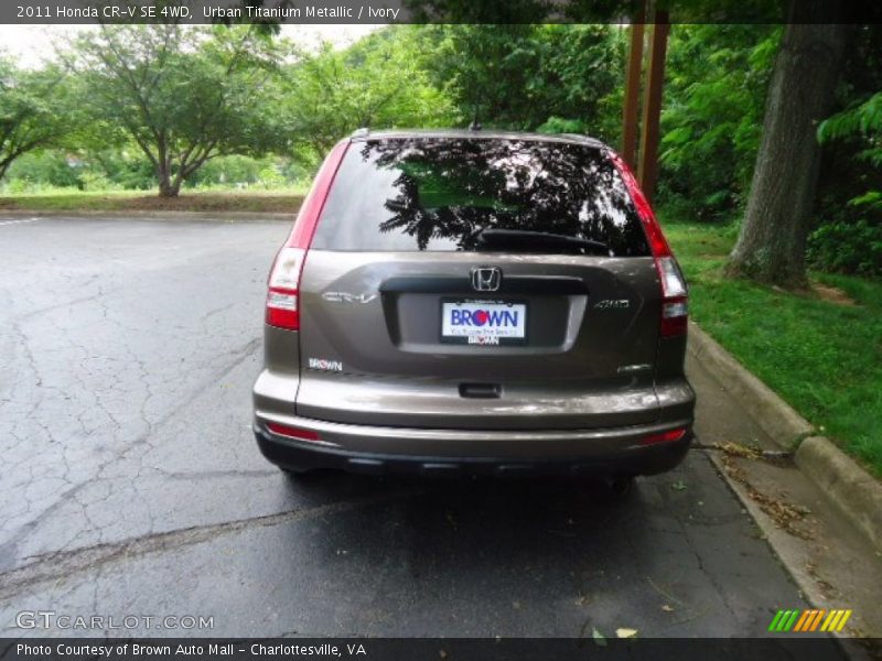 Urban Titanium Metallic / Ivory 2011 Honda CR-V SE 4WD
