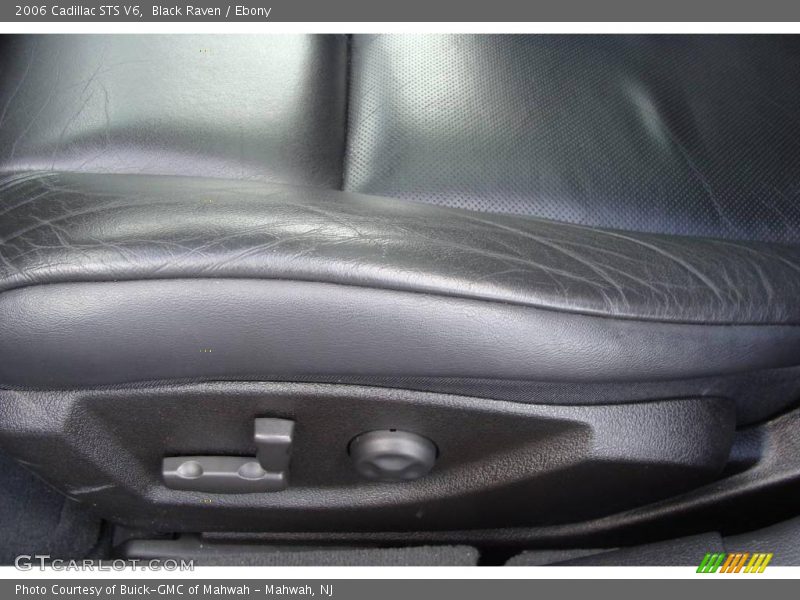 Black Raven / Ebony 2006 Cadillac STS V6