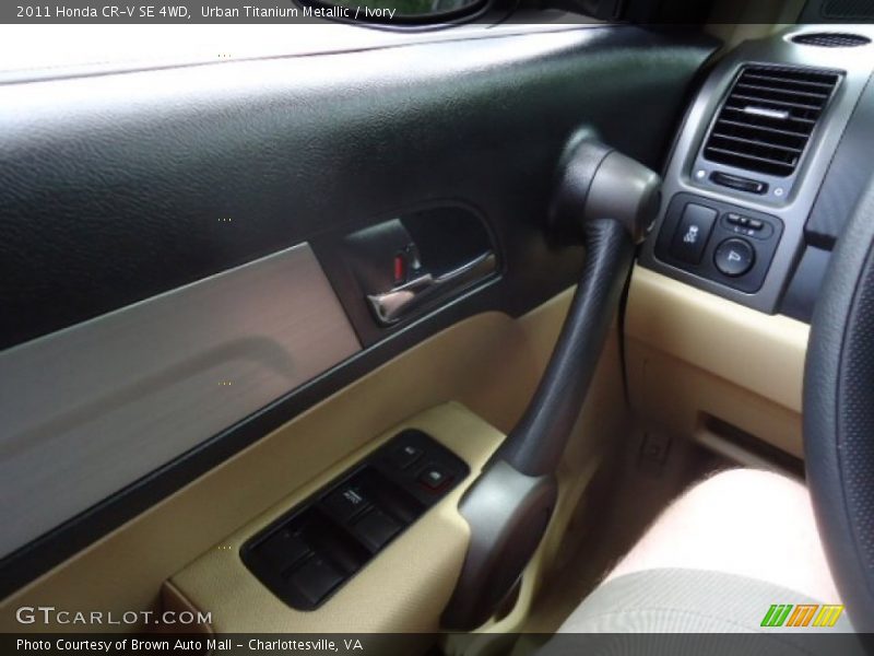 Urban Titanium Metallic / Ivory 2011 Honda CR-V SE 4WD