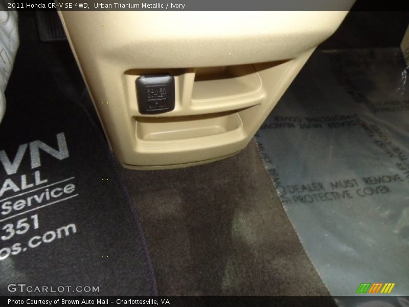 Urban Titanium Metallic / Ivory 2011 Honda CR-V SE 4WD