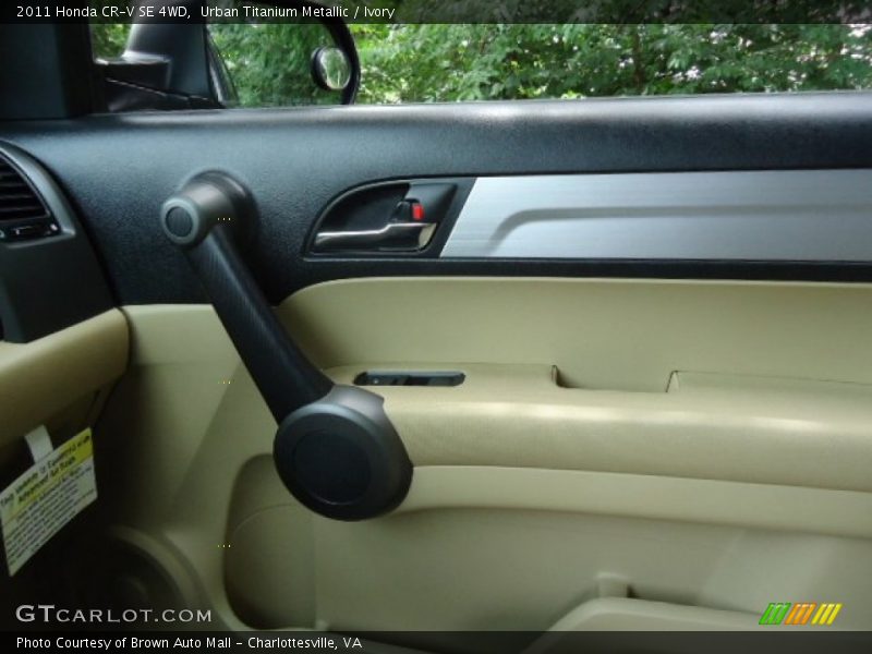 Urban Titanium Metallic / Ivory 2011 Honda CR-V SE 4WD