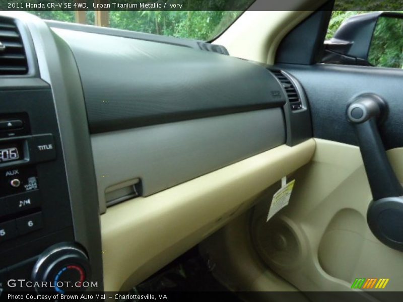Urban Titanium Metallic / Ivory 2011 Honda CR-V SE 4WD