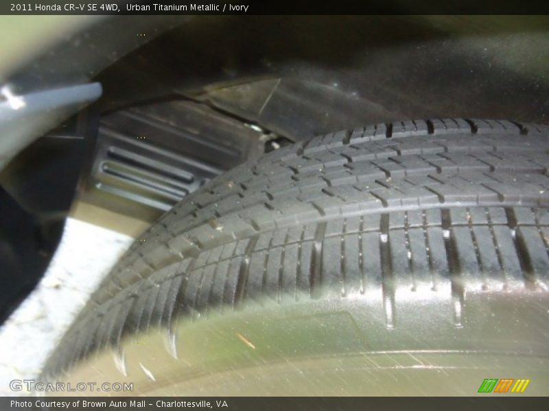 Urban Titanium Metallic / Ivory 2011 Honda CR-V SE 4WD