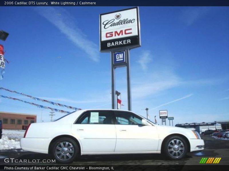 White Lightning / Cashmere 2006 Cadillac DTS Luxury
