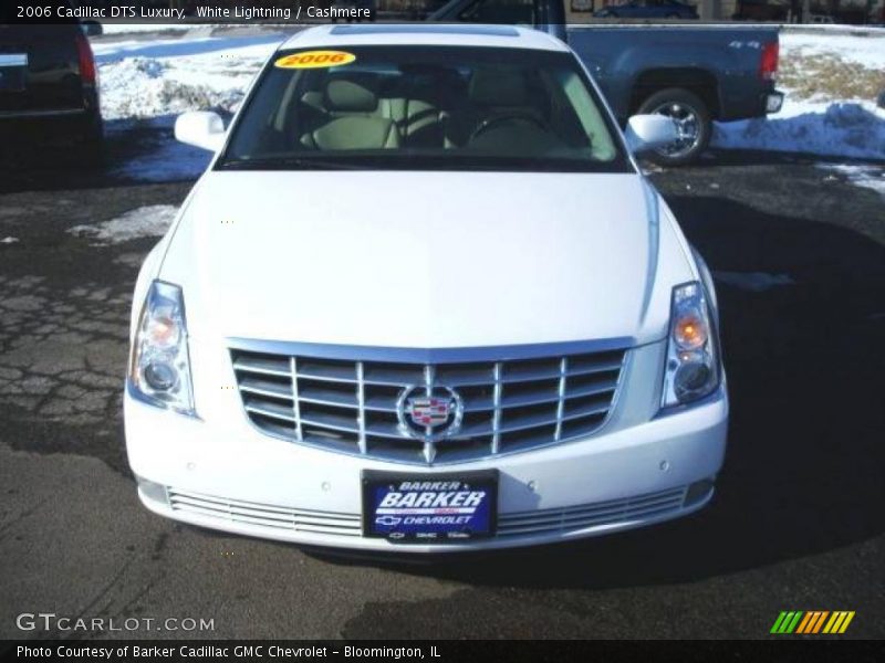 White Lightning / Cashmere 2006 Cadillac DTS Luxury