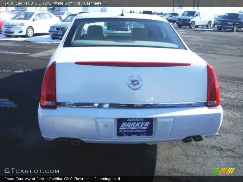 White Lightning / Cashmere 2006 Cadillac DTS Luxury