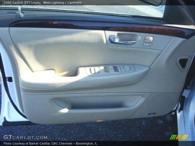 White Lightning / Cashmere 2006 Cadillac DTS Luxury