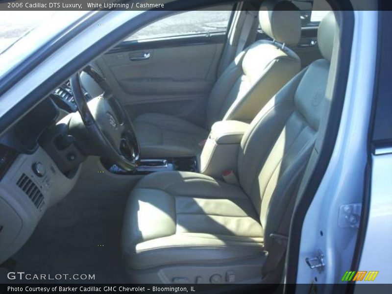 White Lightning / Cashmere 2006 Cadillac DTS Luxury