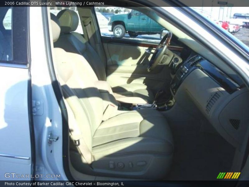 White Lightning / Cashmere 2006 Cadillac DTS Luxury