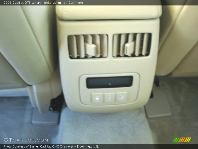 White Lightning / Cashmere 2006 Cadillac DTS Luxury