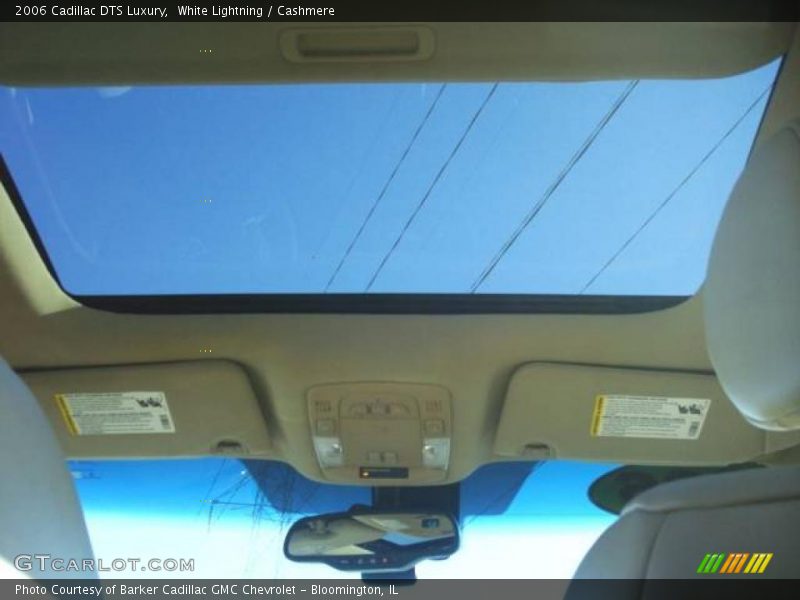 White Lightning / Cashmere 2006 Cadillac DTS Luxury