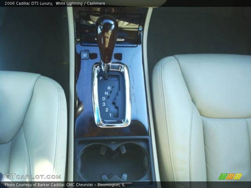 White Lightning / Cashmere 2006 Cadillac DTS Luxury