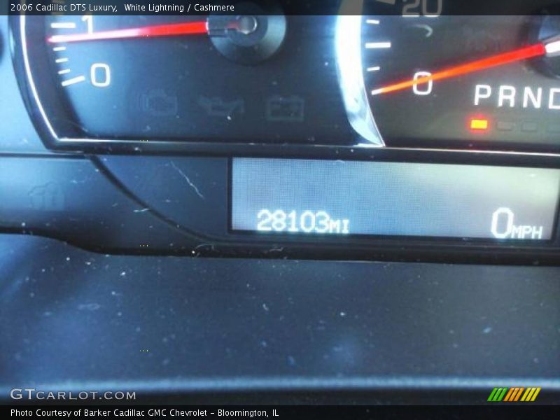 White Lightning / Cashmere 2006 Cadillac DTS Luxury