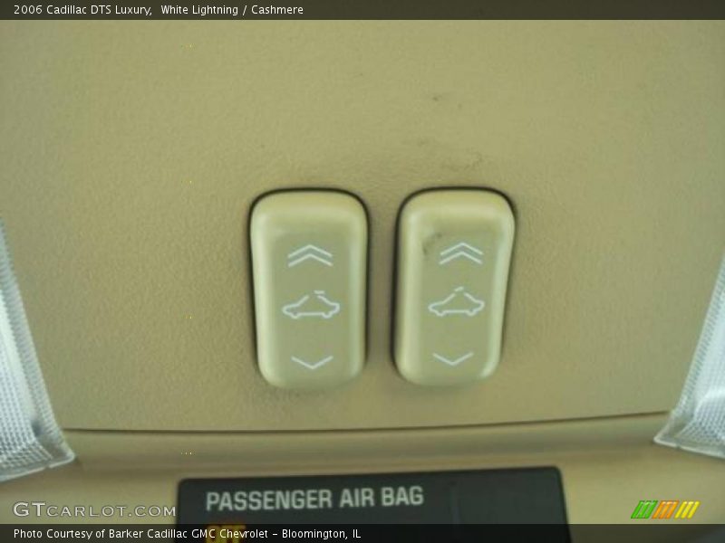 White Lightning / Cashmere 2006 Cadillac DTS Luxury