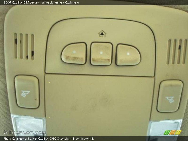 White Lightning / Cashmere 2006 Cadillac DTS Luxury