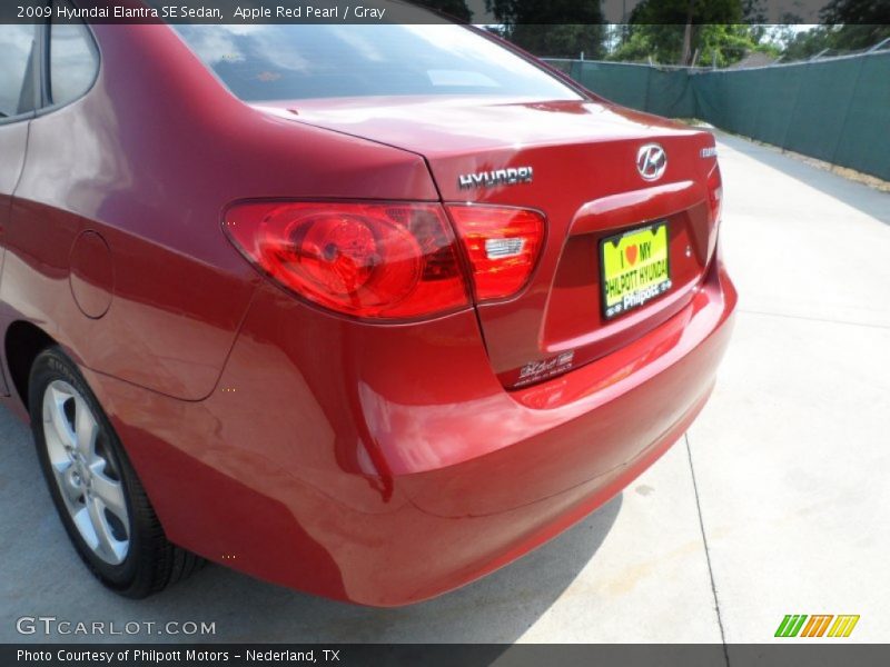 Apple Red Pearl / Gray 2009 Hyundai Elantra SE Sedan