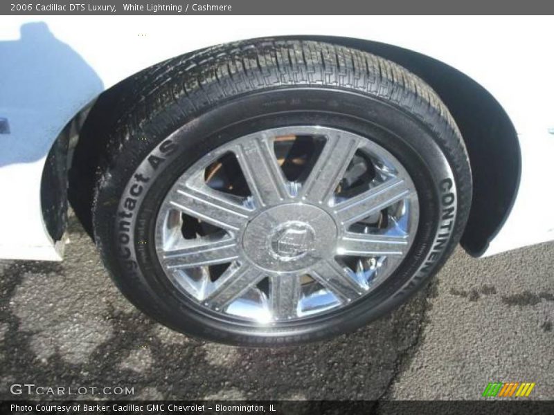 White Lightning / Cashmere 2006 Cadillac DTS Luxury