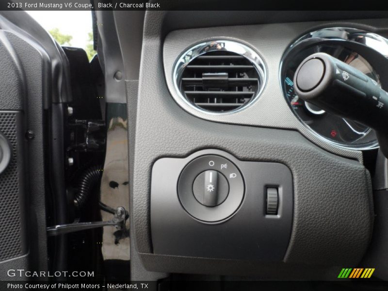 Controls of 2013 Mustang V6 Coupe