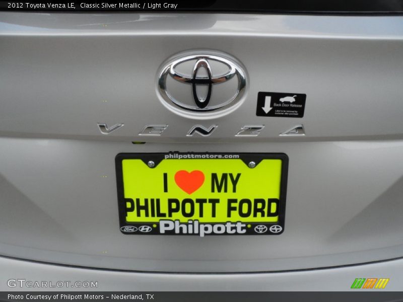 Classic Silver Metallic / Light Gray 2012 Toyota Venza LE