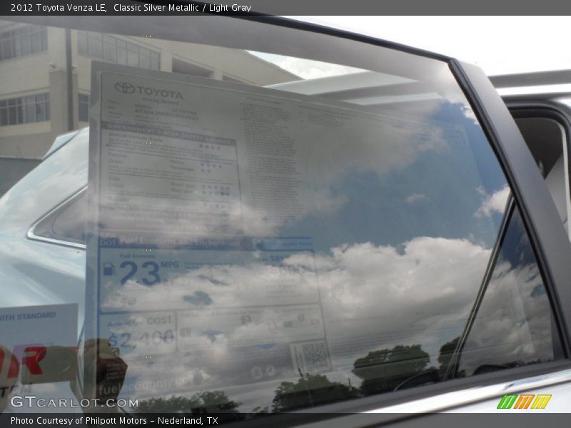 Classic Silver Metallic / Light Gray 2012 Toyota Venza LE