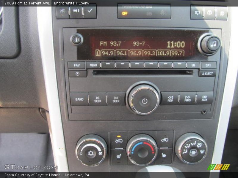 Bright White / Ebony 2009 Pontiac Torrent AWD