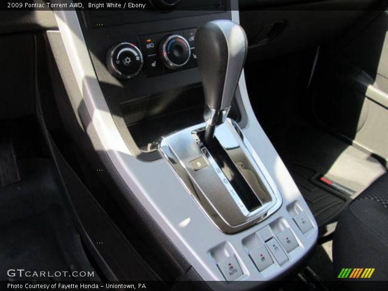 Bright White / Ebony 2009 Pontiac Torrent AWD