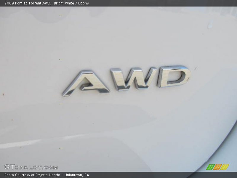 Bright White / Ebony 2009 Pontiac Torrent AWD