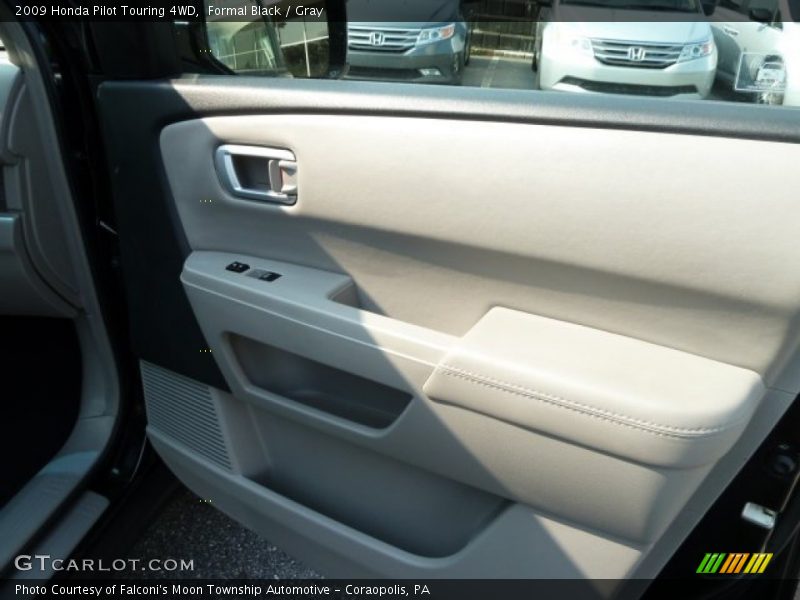 Formal Black / Gray 2009 Honda Pilot Touring 4WD